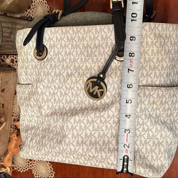 Michael Kors Beige and Black Tote Bag - Picture 3 of 14